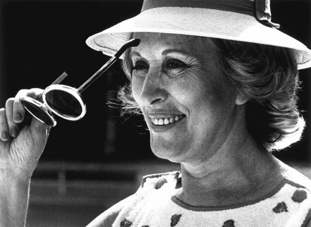 Estée Lauder: From One Woman's Passion to Cosmetics Empire - Business  History - The American Business History Center