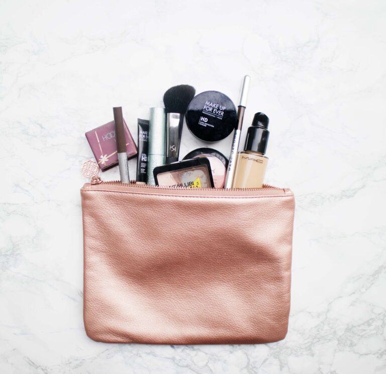 Makeup Bag of the month | October - GLAM OBSERVER