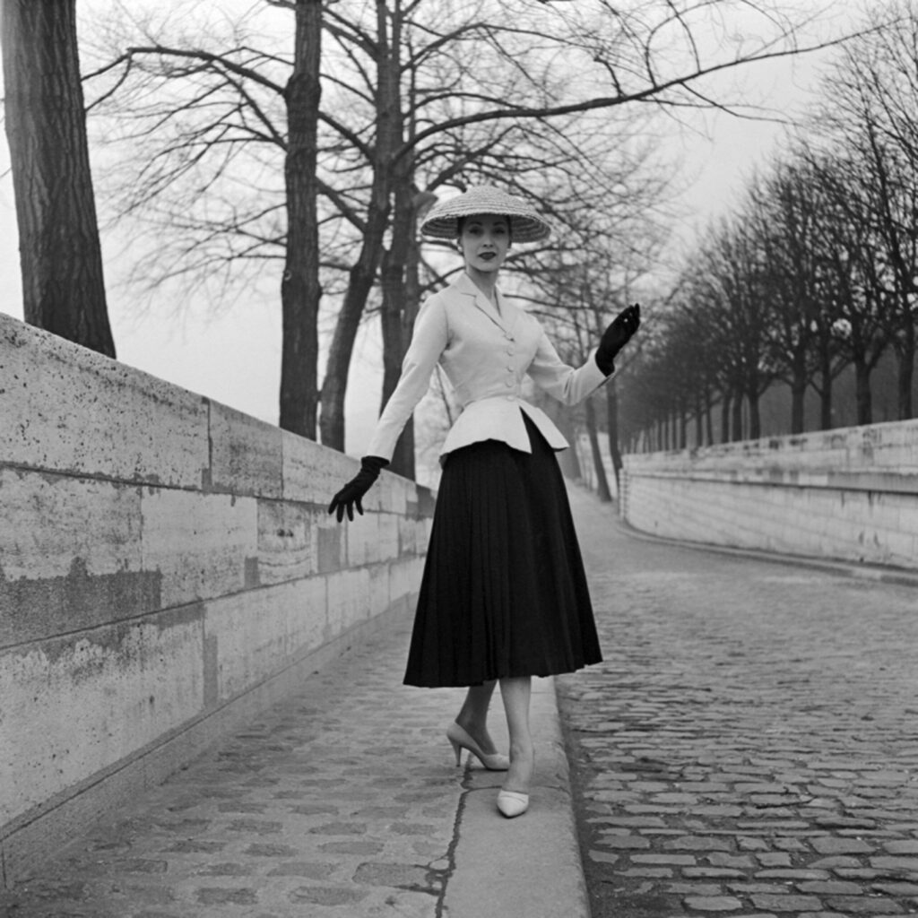 The Best of 1940s Fashion for Women - 40's Outfits and Trends
